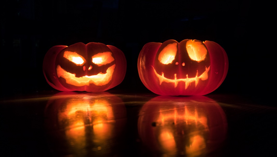 Host a Spooky Halloween Murder Mystery Party: Tips & Tricks